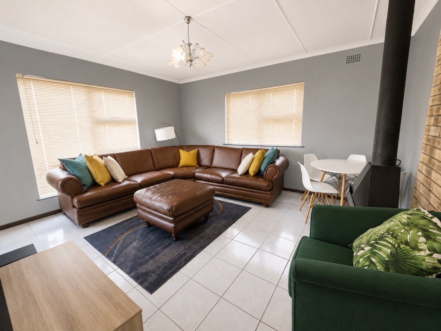 To Let 4 Bedroom Property for Rent in Eikendal Western Cape